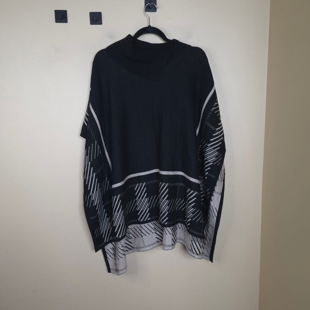 White House Black Market Plaid Cape Size XS
